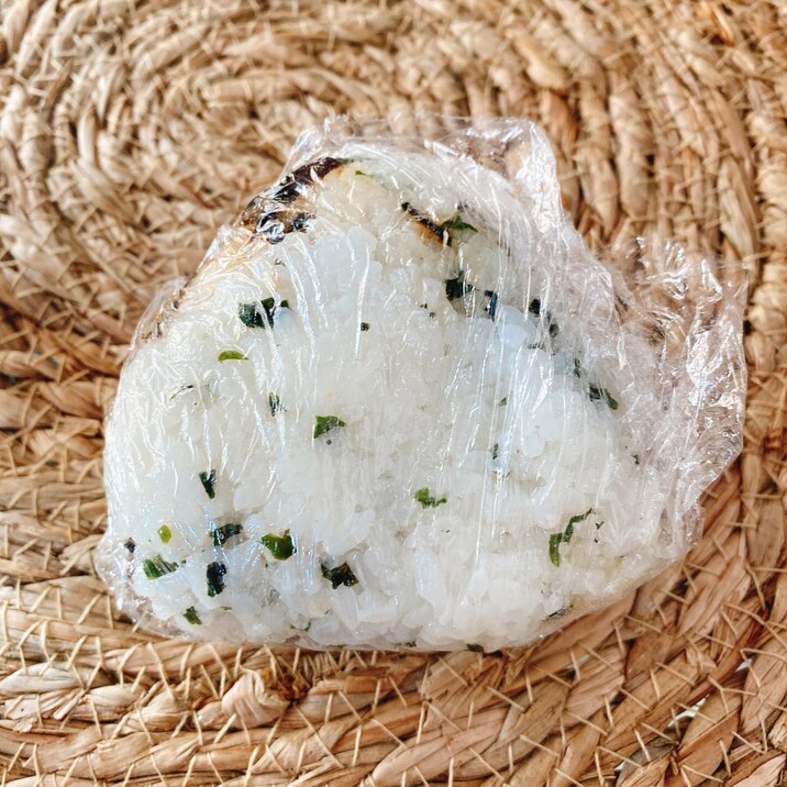 ➿焼豚わかめおにぎり➿